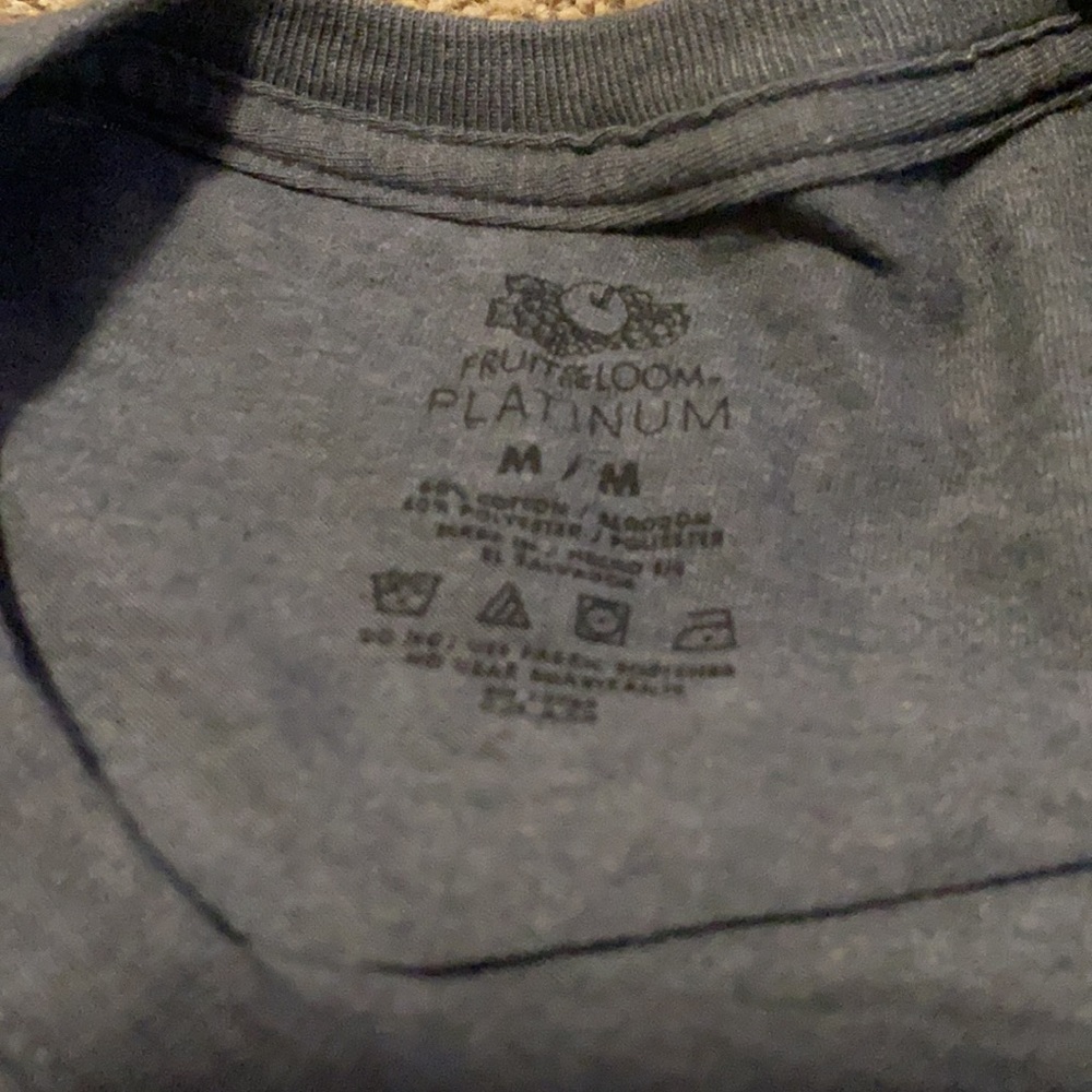 Shirt - Picture 3 of 4